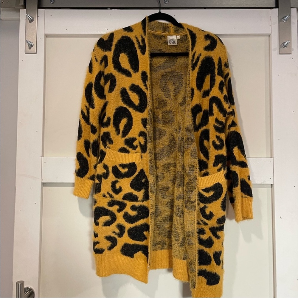 Fuzzy yellow leopard cardigan. Brand new without tags. Size S/M, but oversized.